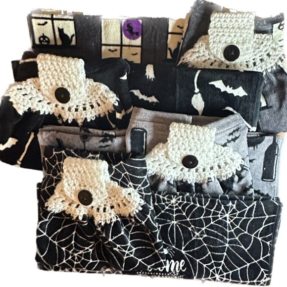 Kitchen Towel With Crochet Top - Picture 3 of 3